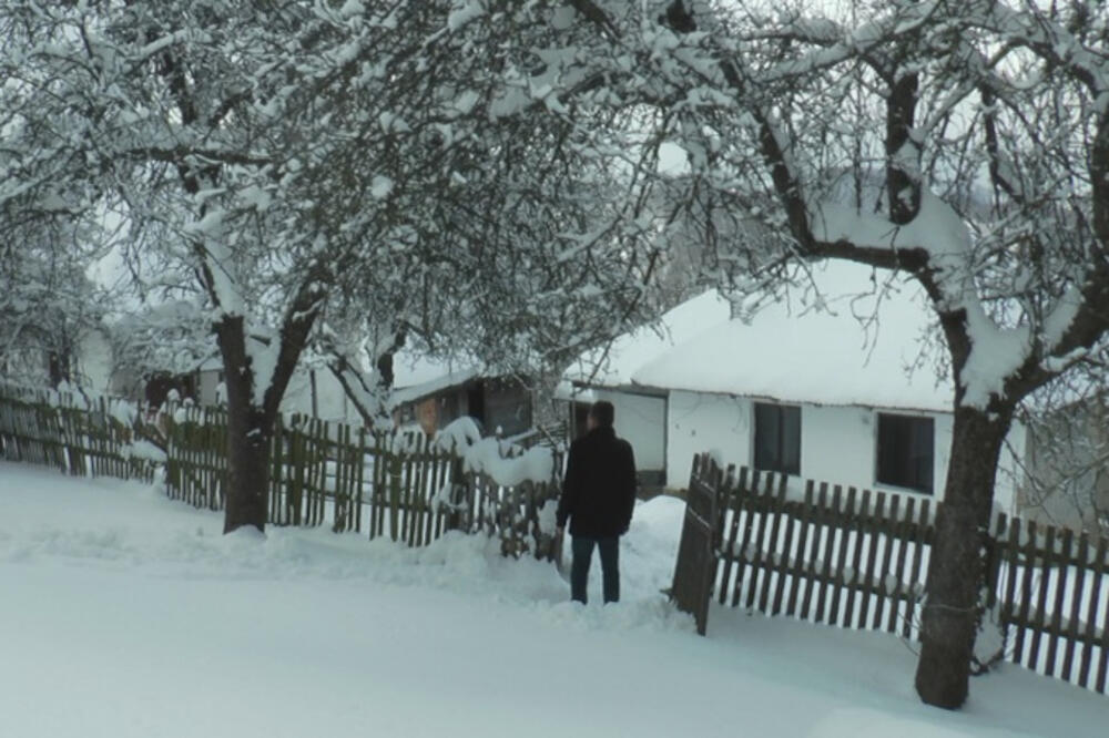 ALEKSANDAR KUPIO KUĆU, IMANJE I SUŠARU ZA 10.000 EVRA! Sve više zainteresovanih za kuće na SELU (GALERIJA)