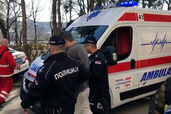 ISPLIVALI DETALJI NAPADA NA UČENIKA KOD SREDNJE ŠKOLE NA NOVOM BEOGRADU: Policija traga za počiniocem