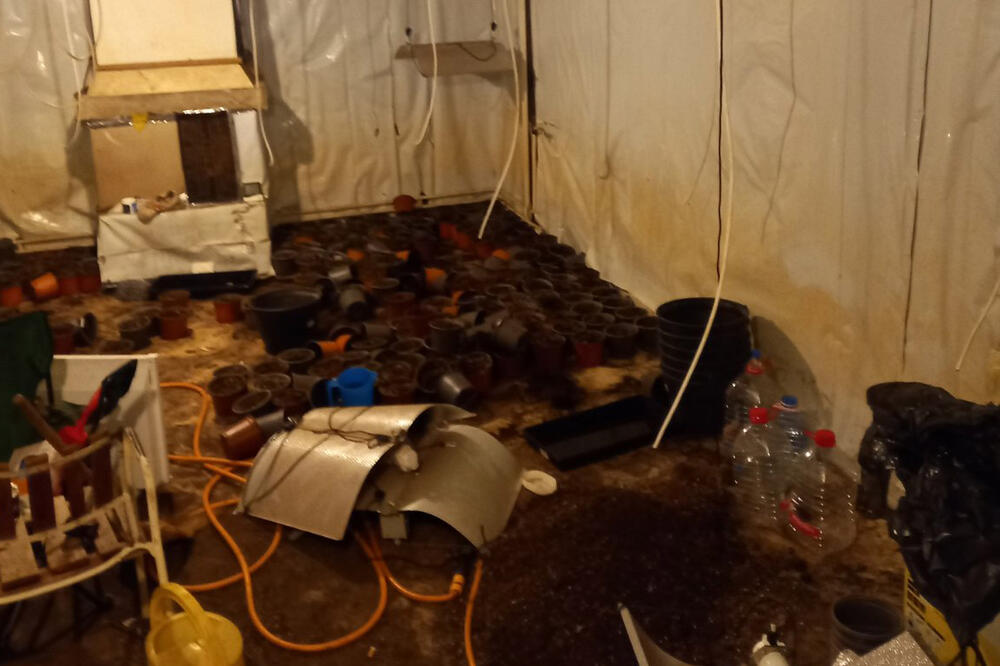 OTKRIVENA KOMPLETNO OPREMLJENA LABORATORIJA ZA PROIZVODNJU DROGE!