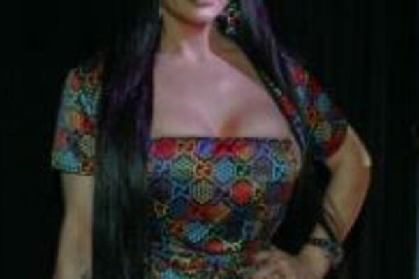 OMILJENA SRPSKA PEVAČICA PRIZNALA DA JU JE DEČKO UVUKAO U PROSTITUCIJU: Danas PEVAMO njene pesme, a ovako je POČELA