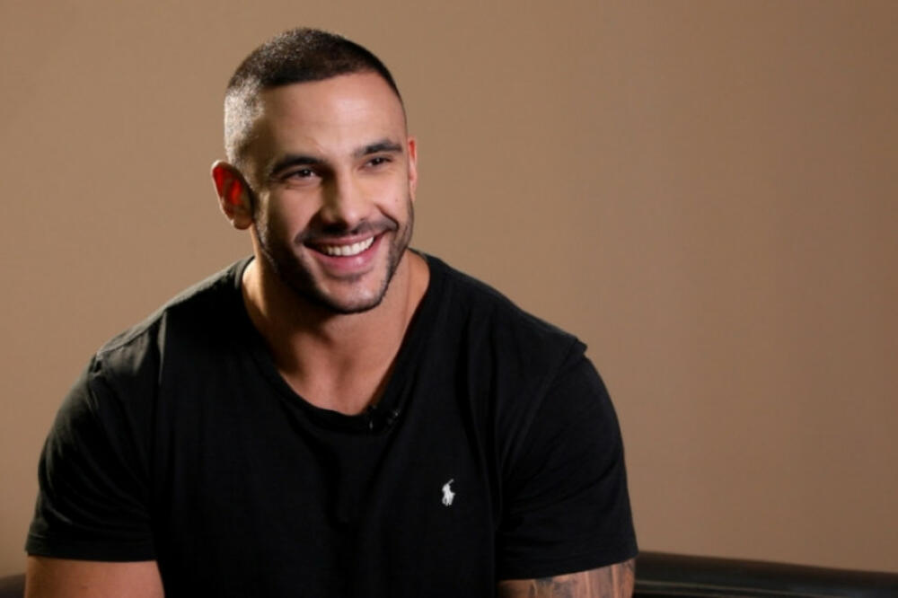 ZALUDEO JE SRPKINJE U RIJALITIJU A MUŠKARCE ĆE OMAMITI NJEGOVA DEVOJKA: Gori od hot izgleda, AU, KAKVA JE! (FOTO)