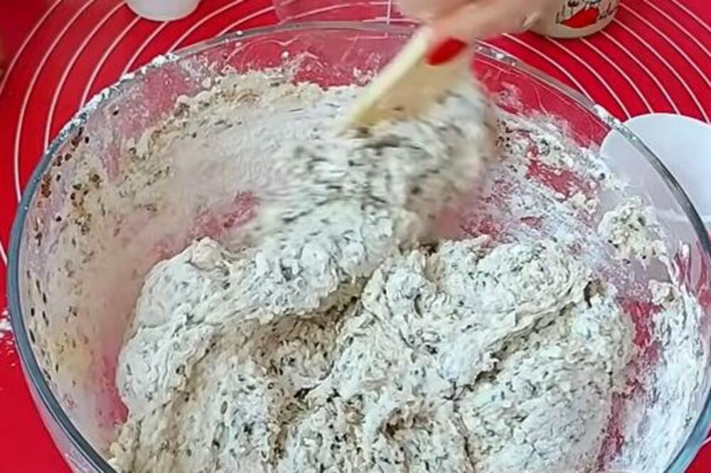 DODAJTE TIKVICE U TESTO I NAPRAVITE SAVRŠENI HLEB S POVRĆEM: Zaboravite na PEKARU, ovo je ZDRAVA VERZIJA! (VIDEO)