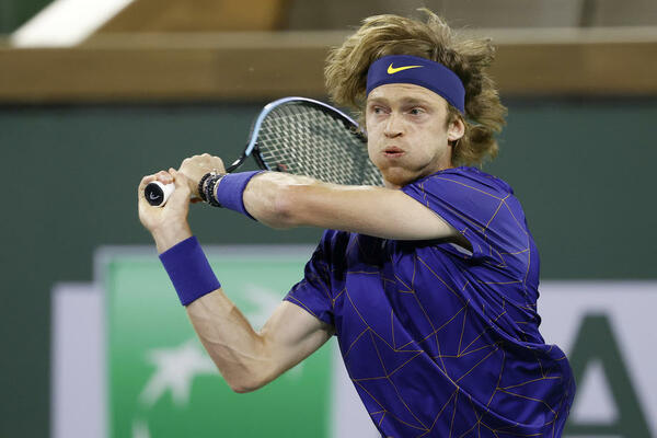 RUS PORAZIO AMERIKANCA za nastavak takmičenja na prestižnom turniru!