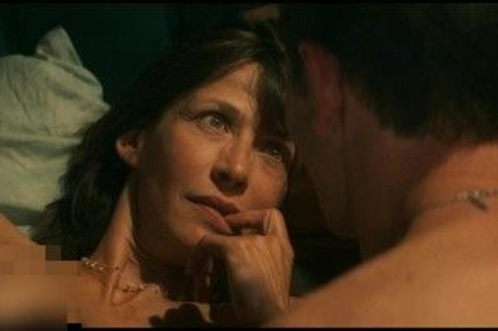 OSVANULA VATRENA SCENA SE*SA BEZ CENZURE! Filmska veteranka se SKINULA DO GOLE KOŽE (FOTO +18)