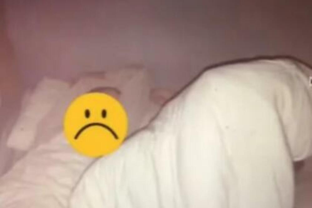 MAJKA SPAVA SA SOPSTVENIM DETETOM! Ljudi se ZGORZILI kada su videli SNIMAK (VIDEO)