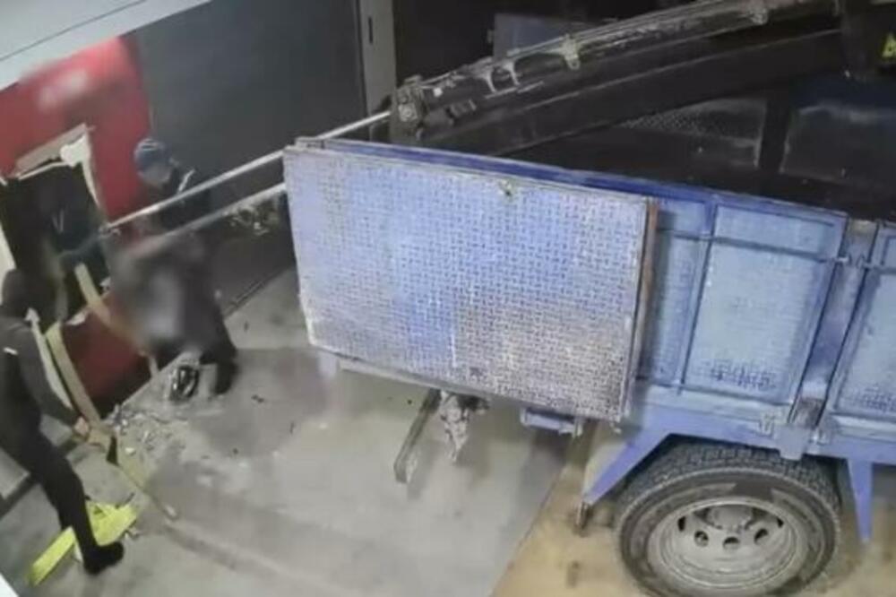 PALI KRADLJIVCI BANKOMATA U ŠPANIJI: Otuđili više od 500.000 evra! Među njima njima ima i SRBA!