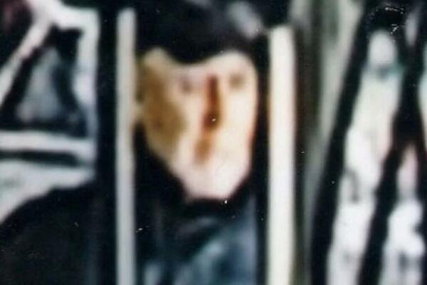 DRAMA U KOMŠILUKU! U toku POTRAGA za muškarcem koji je ostavio BOMBU U TRAMVAJU (FOTO)