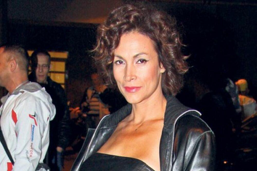 NEKADA BOGATAŠICA I ZVEZDA JUGE, A SADA CRNO ISPOD NOKTIJU: Zastaće vam KNEDLA U GRLU kad vidite GDE ŽIVI