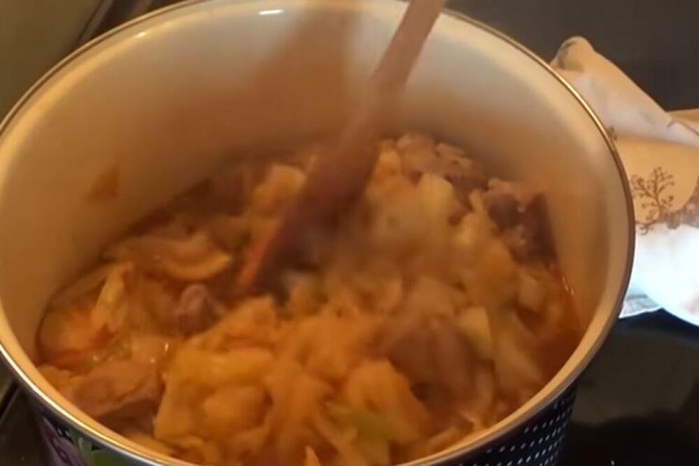 OVO SU LJUDI U JUGOSLAVIJI TAMINILI SVAKI DAN: Ovako se nekada pravio SLATKI KUPUS BEZ MESA