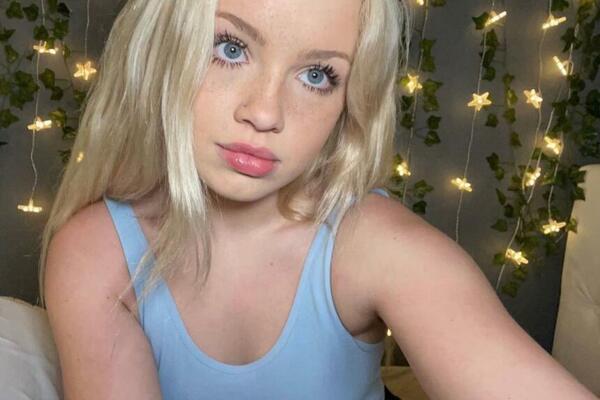 DA LI JE ONA NAJMLAĐA TRUDNICA IKAD? Kada vidite SA KOLIKO GODINA JE ZATRUDNELA NEĆE VAM BITI DOBRO (VIDEO)