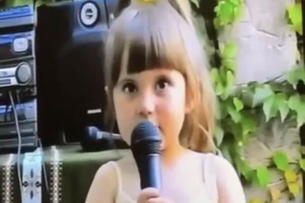 DANAS PUNI NASLOVNE I KLUBOVE, NIJE NI SANJALA DA ĆE BITI FOLK ZVEZDA: Espreso je došao do HIT SNIMKA, znate ko je?