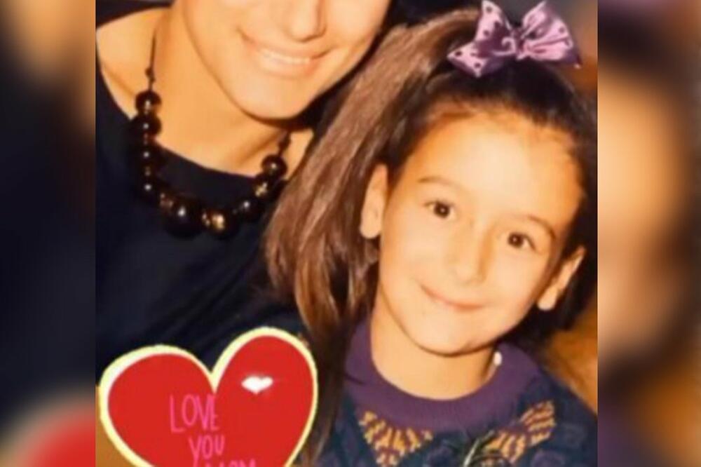 DANAS JE JEDNA OD NAJPLAĆENIJIH I NAJZGODNIJIH VODITELJKI U SRBIJI, RIJALITI DRŽI U MALOM PRSTU: Da li znate ko je?