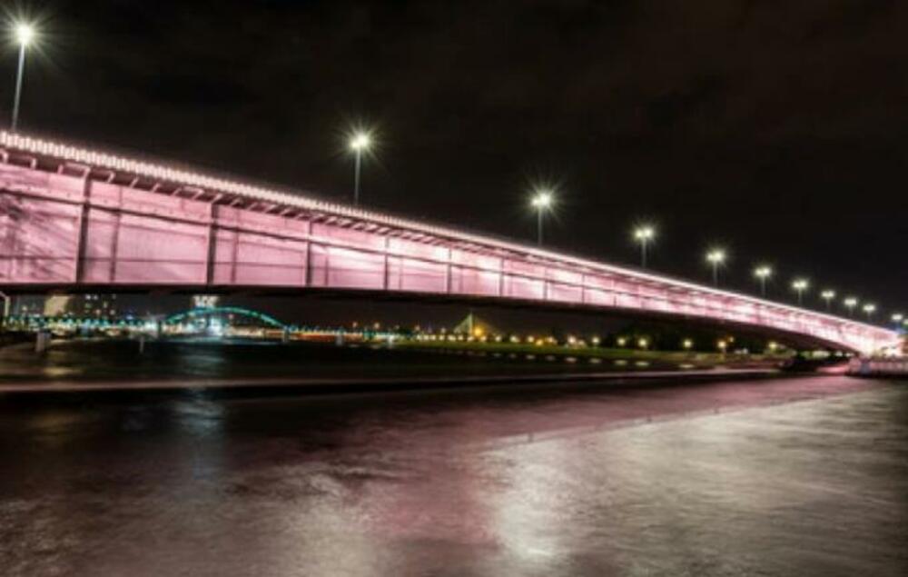 Most u simboličnoj boji