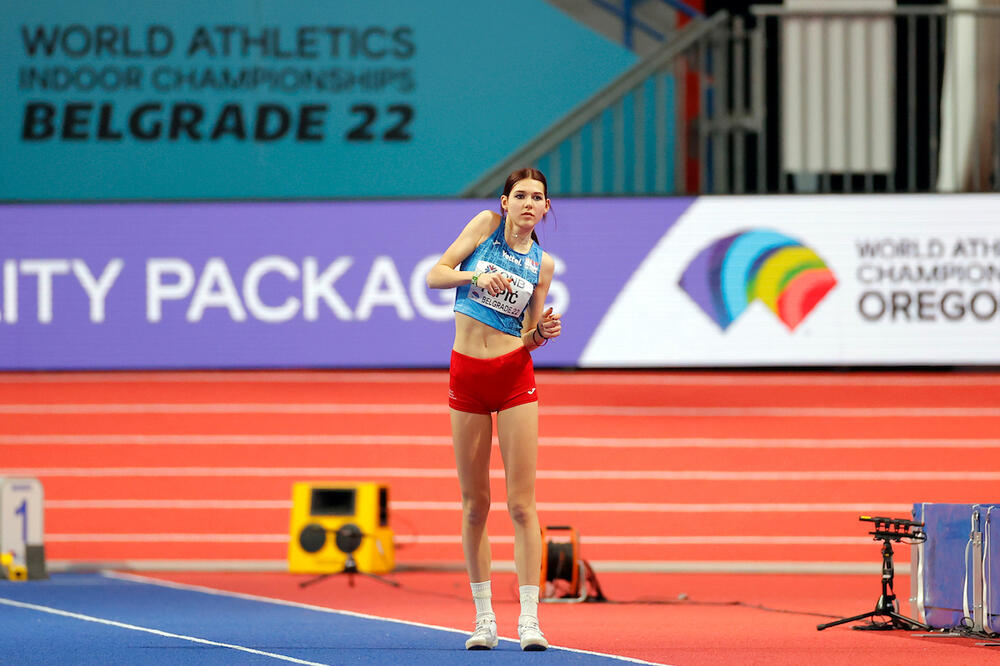 ANGELINI IZMAKLA NAGRADA! Zvezda u usponu dolazi iz Grčke! (FOTO)