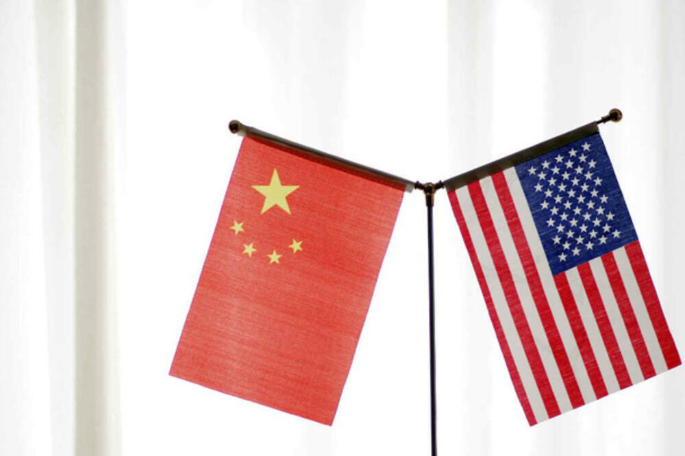 KINESKI AMBASADOR UPERIO PRSTOM U ZAPAD: Tvrdi da su POČELI DA PRIMENJUJU NOVI KONCEPT!