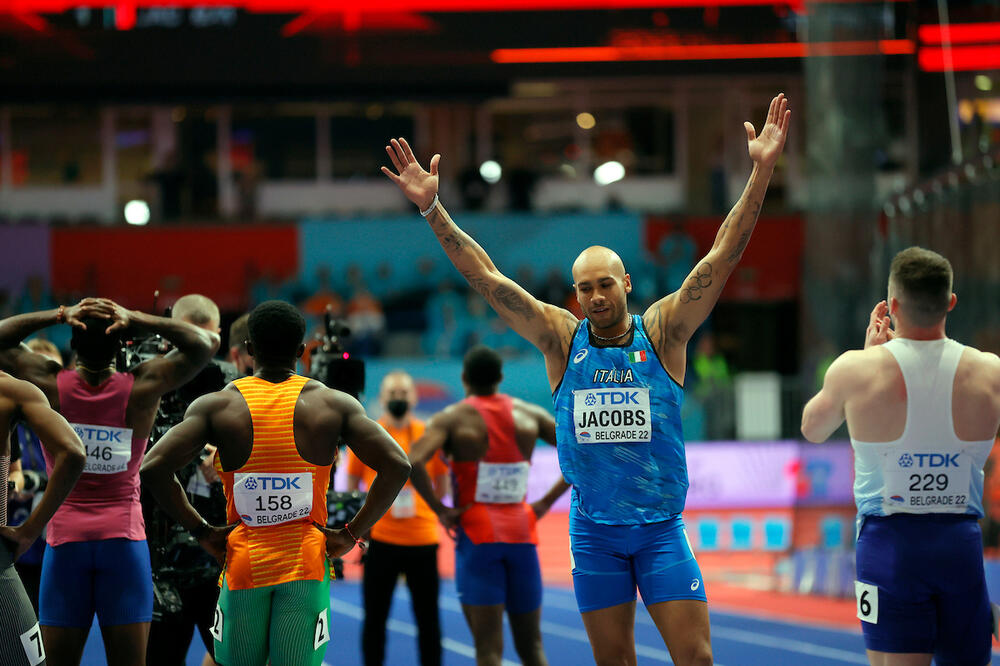 FOTO FINIŠ MUŠKOG SPRINTA NA 60m: Džejkobs za 3 HILJADITINKE pobedio Kolmena za zlato!