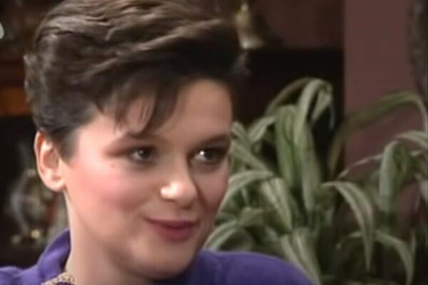 NAJTUŽNIJA ISTINA O POREKLU JELICE SRETENOVIĆ RAZBIĆE VAS U PARAMPARČAD: Ovo joj se desilo sa 45 godina