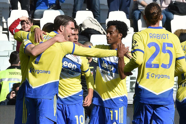 ŠOK! Zvezda Juventusa NAPUŠTA klub zbog Vlahovića!