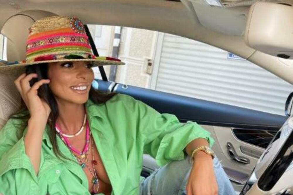 ZA NJU KAŽU DA JE SRPSKA VIKTORIJA BEKAM! Žena našeg FUDBALERA izgleda kao MILION DOLARA, grudi čista DESETKA!