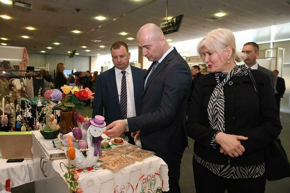 Kako stići do kupaca proizvoda i kako prodati uslugu: PREDUZETNICI I ZANATLIJE DANAS I SUTRA NA NOVOSADSKOM SAJMU