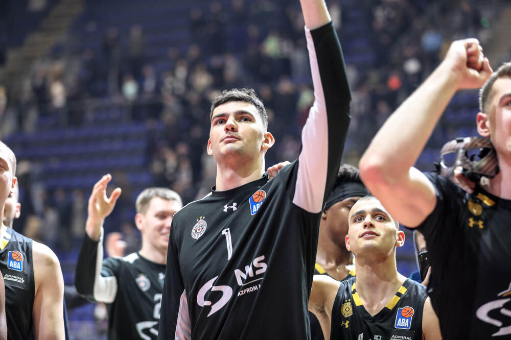 TRISTAN VUKČEVIĆ POSLAO ZANIMLJIVU PORUKU: Šta je ovime hteo da poruči, procenite sami! (FOTO)