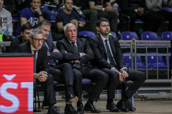 STAVLJENA JE TAČKA NA SEZONU 2021/22: Ali pre odlaska na odmor svi su imali sastanak sa Obradovićem!