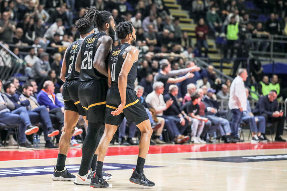 KOŠARKAŠ PARTIZANA IZVEO JEDAN OD NAJBOLJIH POTEZA EVROKUPA: Ništa manje ne zaostaje ni srpski plejmejker! (VIDEO)