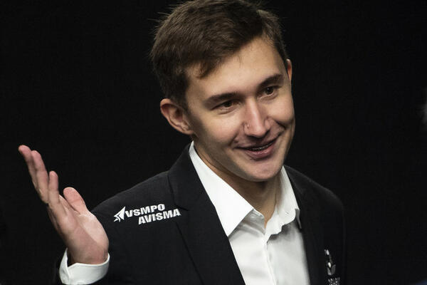 SKUPO GA KOŠTALA IZJAVA O SUKOBU U UKRAJINI! Svetska šahovska federacija izrekla OŠTRU kaznu! (FOTO)