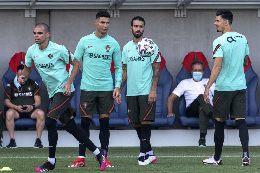 PORTUGALIJA OSLABLJENA U KATARU! Povreda mišića odvojila ga od nastupa na Mundijalu!