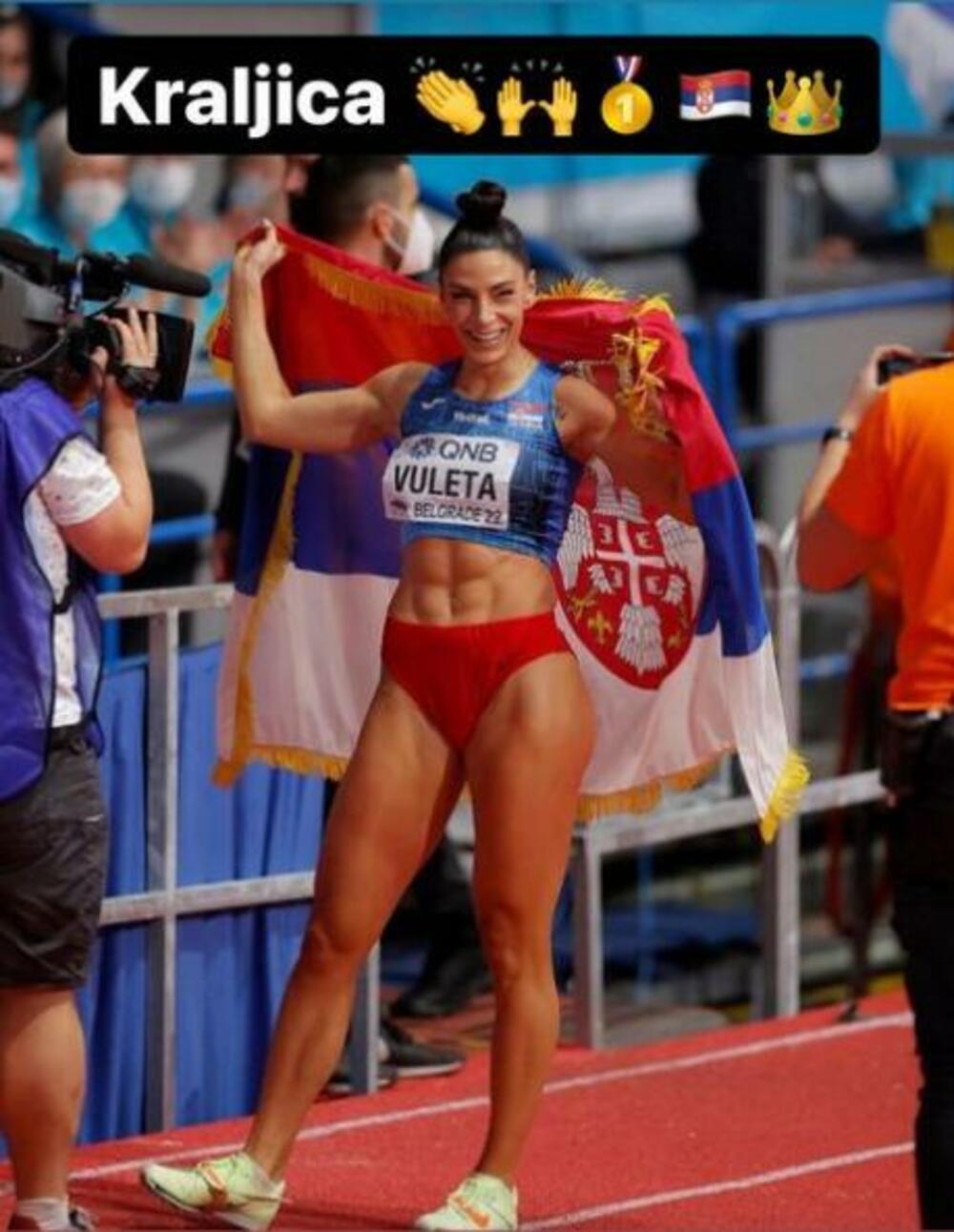 Ivana Španović sa zastavom Srbije