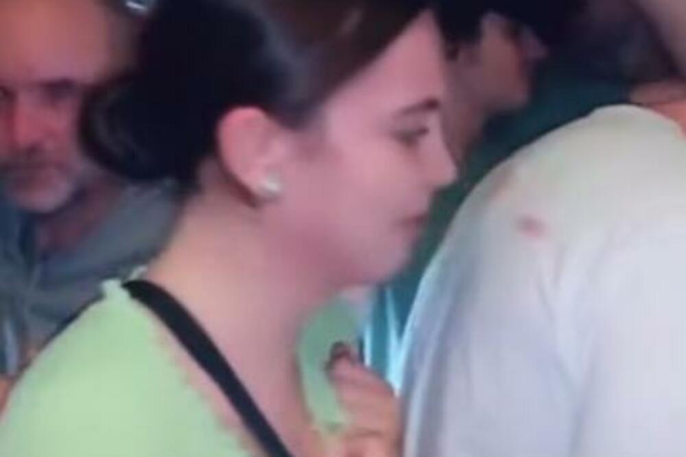 DEVOJKE POČELE DA RADE PODLU STVAR ZAUZETIM MUŠKARCIMA PO KLUBOVIMA: Posle ovoga većina će biti ODUZETA (VIDEO)