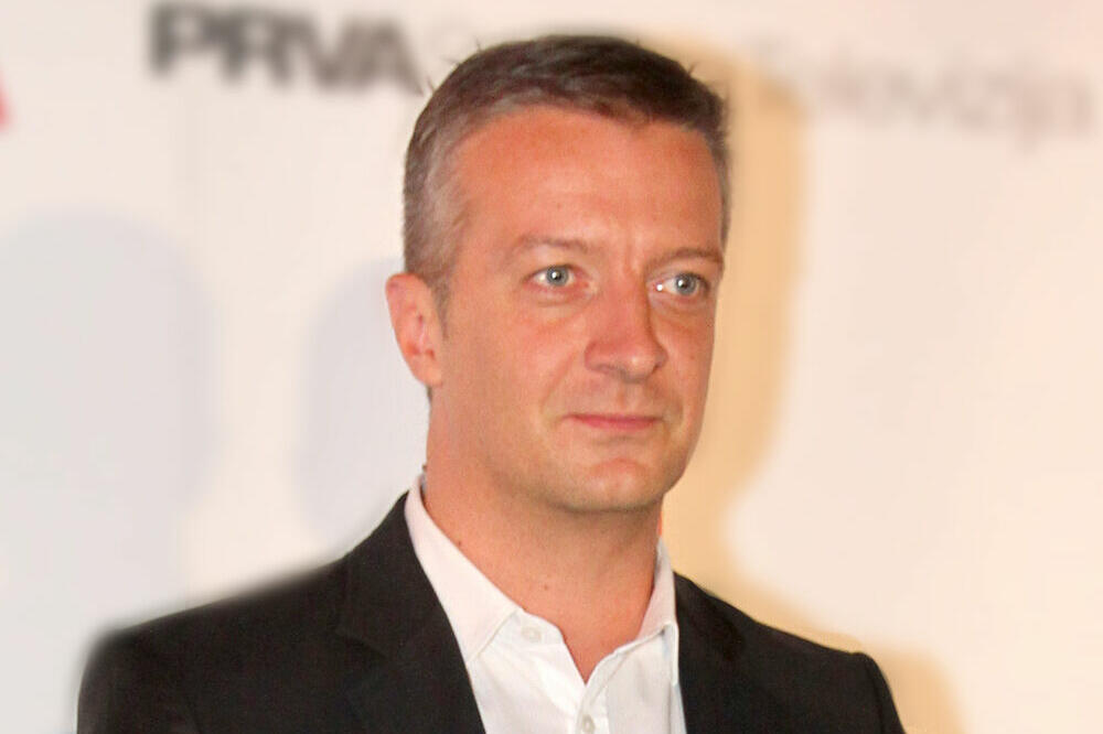 MAŠAN LEKIĆ JE ZA DRUGU ŽENU IZABRAO 13 GODINA MLAĐU! RAZVEO SE, PONOVO OŽENIO i pokazao ZGODNU IZABRANICU (FOTO)