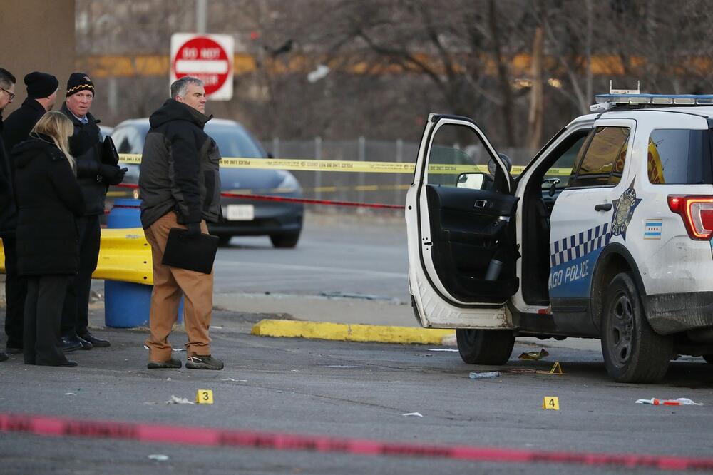 POLICIJA: Dvoje stradalo, sedam ranjeno u oružanom napadu u Čikagu