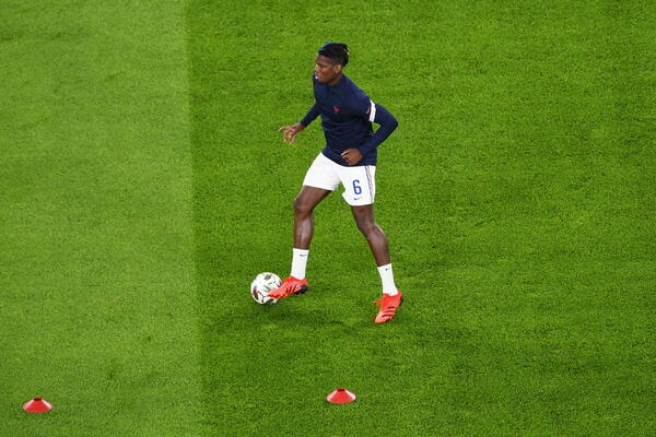 IMA NEKA TAJNA VEZA: Pogba ne može bez Srba!