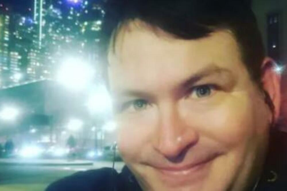 OVAJ MUŠKARAC IMA NAJVEĆI P*NIS NA SVETU: Ovoliko centimetara u erekciji ne možete NI DA SANJATE (FOTO)