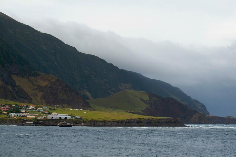 DA LI BISTE PRISTALI NA OVO RADNO MESTO? NIKO SE NE USUĐUJE! Radi se 15 dana mesečno i to za 800 €!