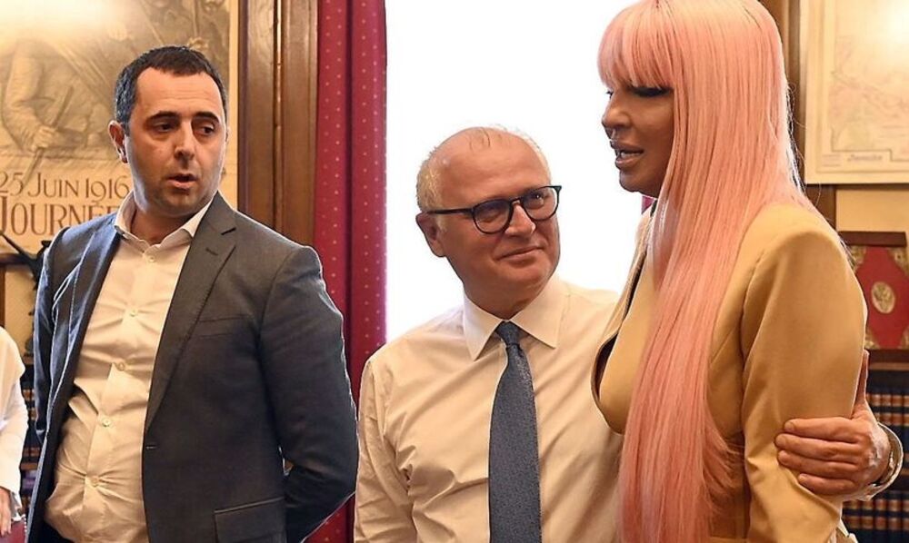 Ona je dugo njegova drugarica 