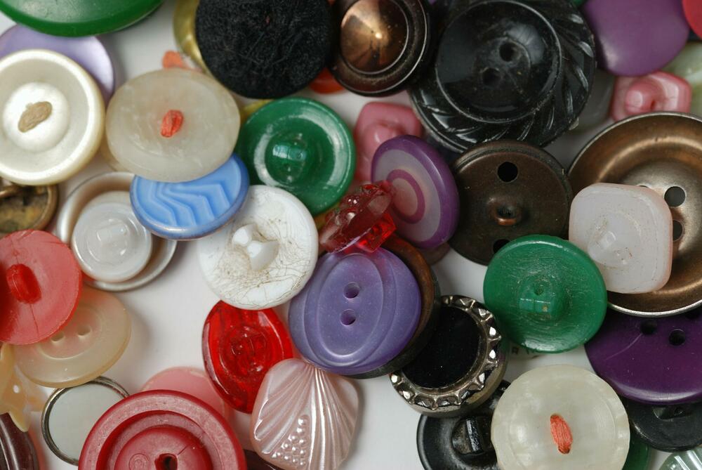 Dugme, Dugmad, Dugmići