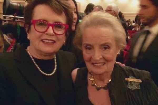 "ZAPAMTITE NJENO IME" - VEĆ JESMO... Đokovićeva kritičarka se DIVILA Medlin Olbrajt, ovako se oprostila od nje!