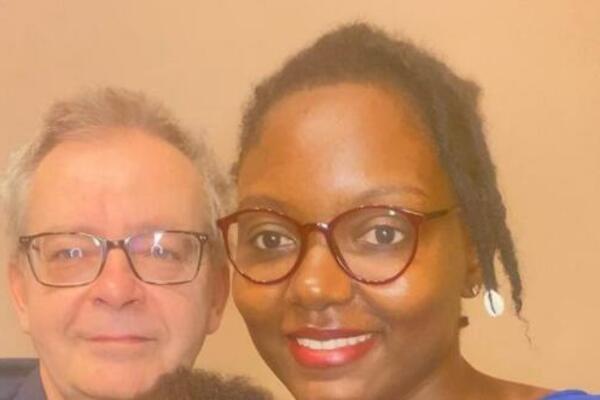 ONA SE UDALA ZA PROFESORA KOJI JE OD NJE STARIJI 27 GODINA: Iza ove PRIČE se KRIJE 1 STVAR, dirnuće VAS (FOTO)