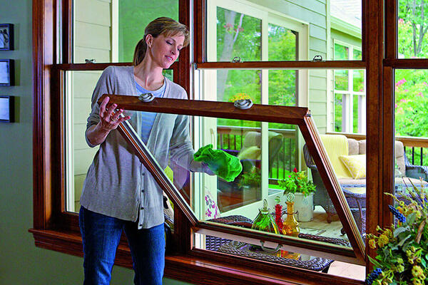 KAKO OBRISATI PROZORE DA SE CAKLE: „Čarobni“ brisač za pranje BEZ prljanja ruku!