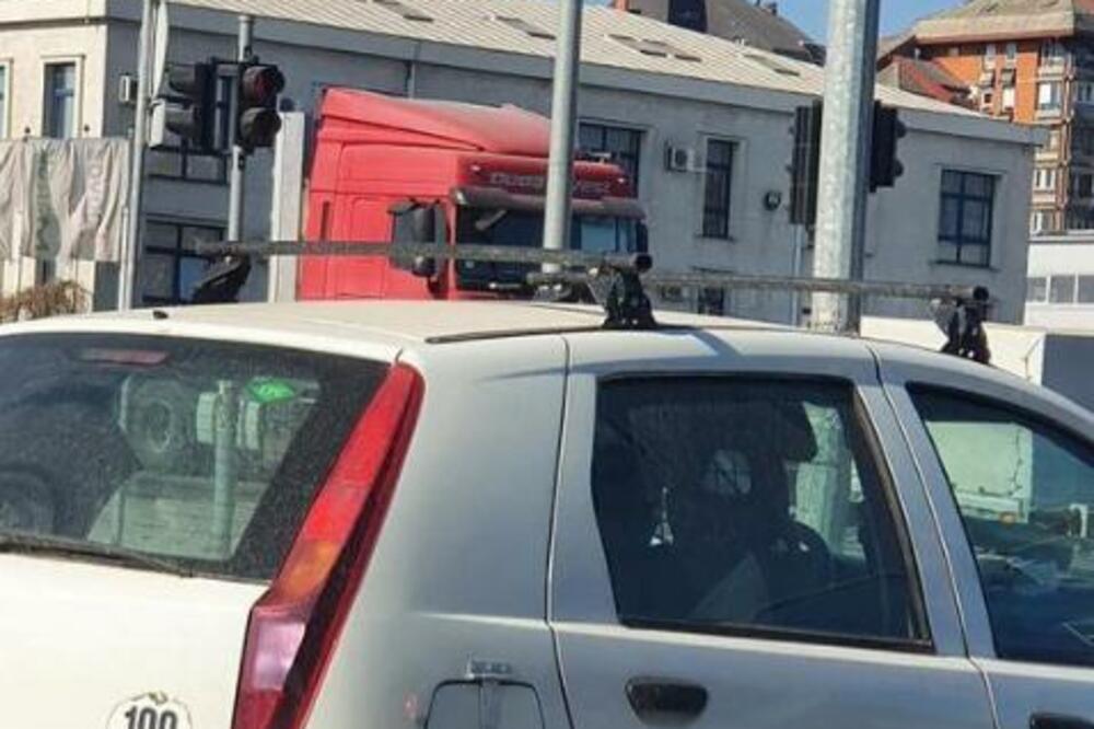 NEVEROVATNA DOMIŠLJATOST BEOGRAĐANINA: Evo kako se ZAŠTITIO od KRAĐE GORIVA! Da li je REALAN? (FOTO)