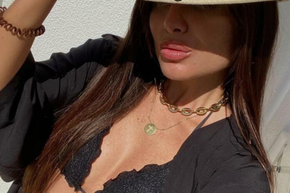 POZNATA VODITELJKA JE PRE 2 GODINE ŠOKIRALA, SVI SU GLEDALI NJENU INTIMU NA SNIMKU: A sada je OPET POKAZALA VRELINU