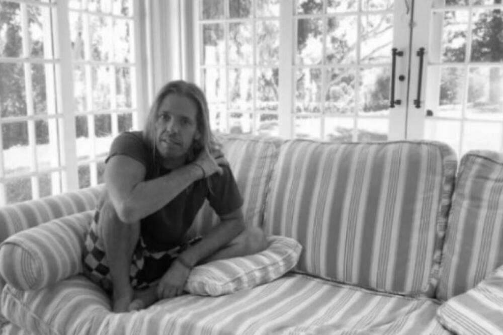 STRAVIČNE VESTI, UMRO JE SLAVNI MUZIČAR, TUGA DO NEBA!