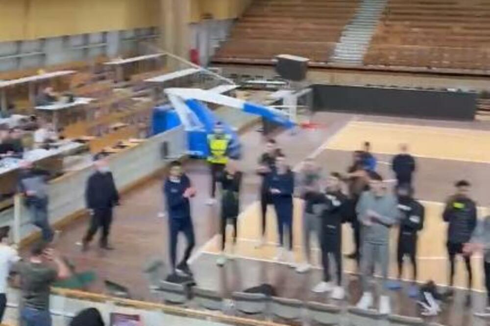 IZNENAĐENJE U LJUBLJANI! Košarkaši Partizana krenuli da napuste halu, ali ovo ih je sprečilo! (VIDEO)