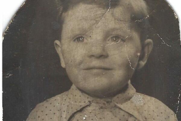 3 PUTA SE ŽENIO, A SVI GA ZNAJU KAO "ZLIKOVCA": Da li prepoznajete POZNATOG GLUMCA sa fotografije?!