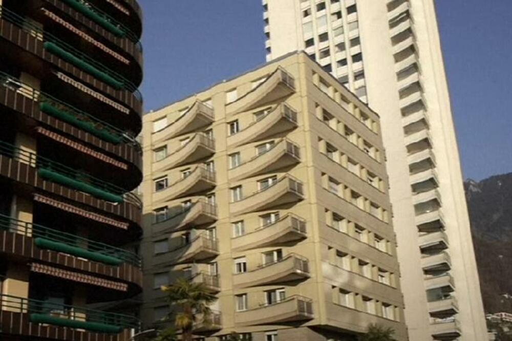 OTKRIVEN RAZLOG ZBOG KOG JE PETOČLANA PORODICA SKOČILA SA 7. SPRATA: Spremali se za SUDNJI DAN, jedino SIN PREŽIVEO