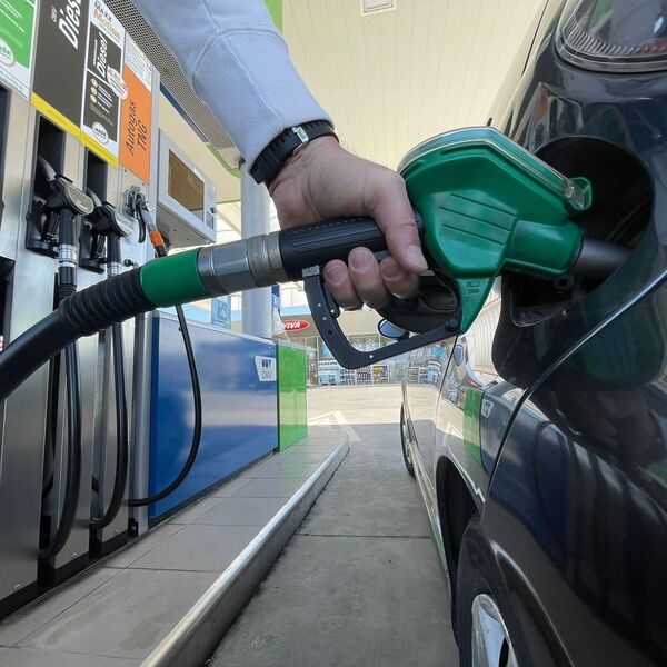 SAMO NA OVAJ NAČIN ĆETE SMANJITI POTROŠNJU GORIVA LETI: Jedan broj je MAGIČAN, ovo morate ZNATI