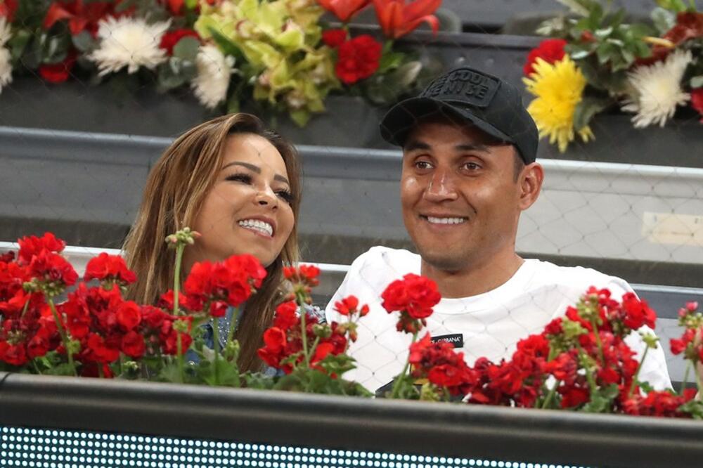 AS PSŽ-a SA SUPRUGOM UDOMIO 30 IZBEGLICA IZ UKRAJINE: Kupili krevete i odeću za sve!