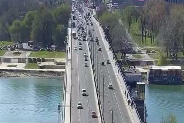 DRAMA U BEOGRADU! Muškarac pokušao da izvrši samoubistvo na Brankovom mostu